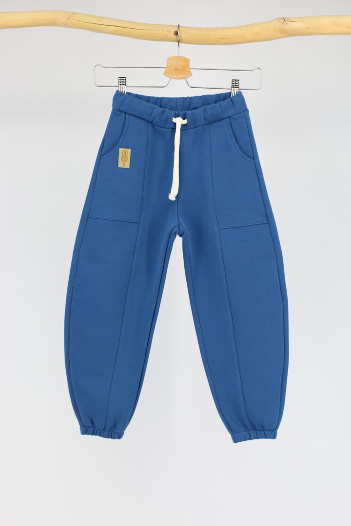 Spodnie dresowe dziecięce balloon – granatowe - widok z przodu